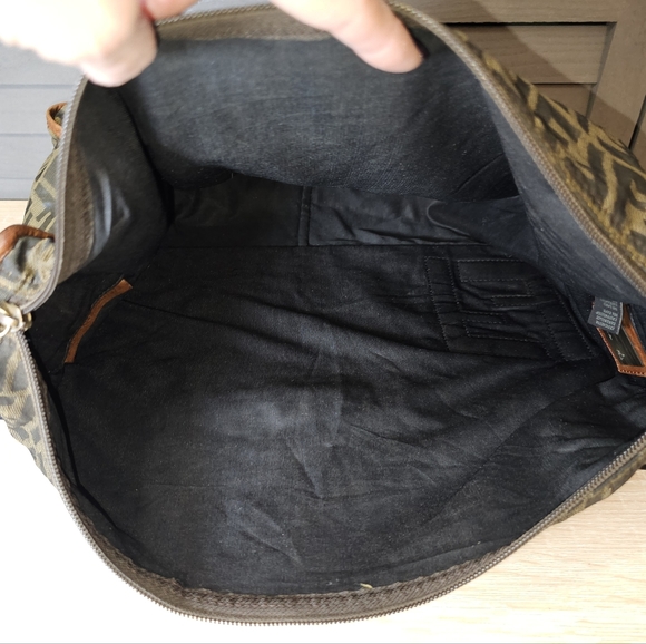 Authentic FENDI Zucca Messenger Crossbody Bag FF Strap - Picture 10 of 14